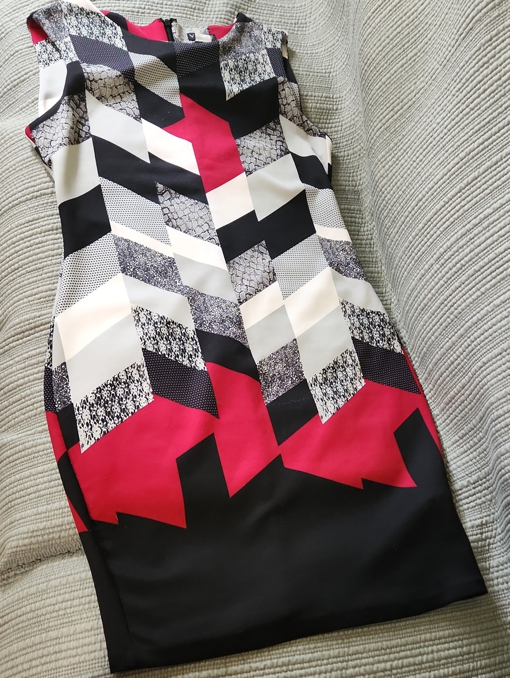 VENUS Geometric Sleeveless Midi Dress in Black, White & Pink